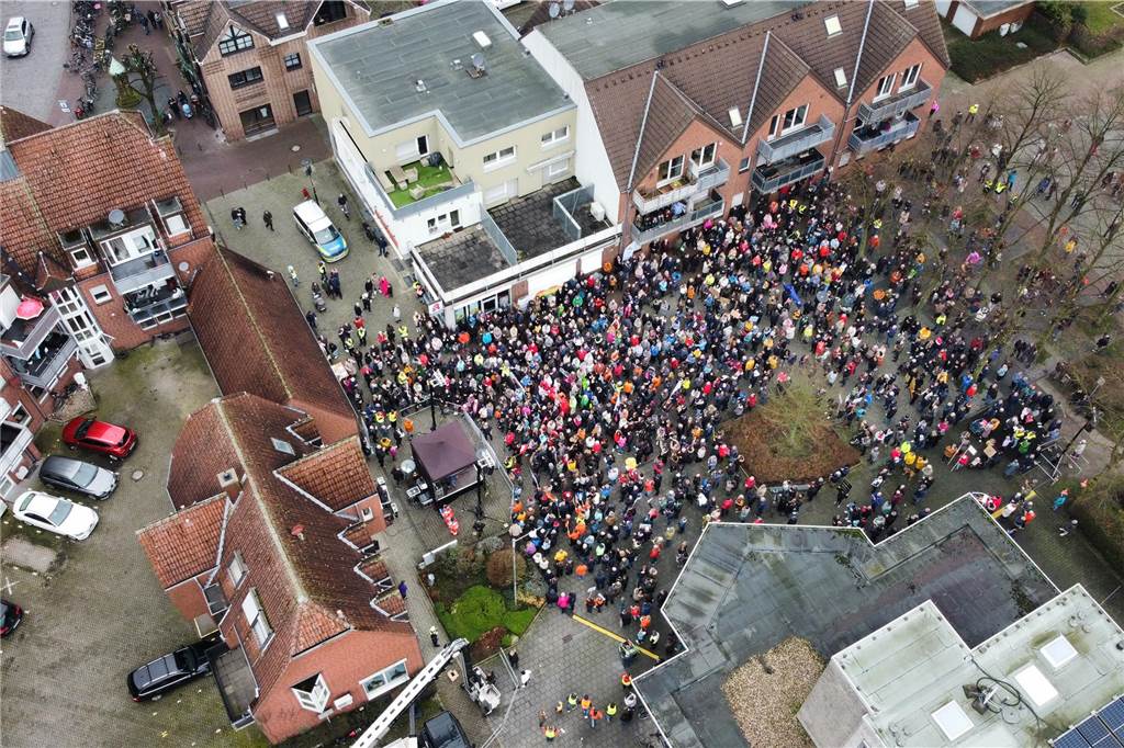 Die besten Bilder von der Kundgebung in Ascheberg: Plakate für Demokratie und Vielfalt