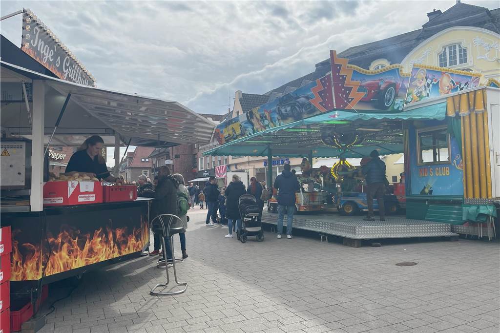 Viele Fotos vom Ostermarkt: Über 8000 Sonntagsbummler am verkaufsoffenen Ostermarkt-Sonntag