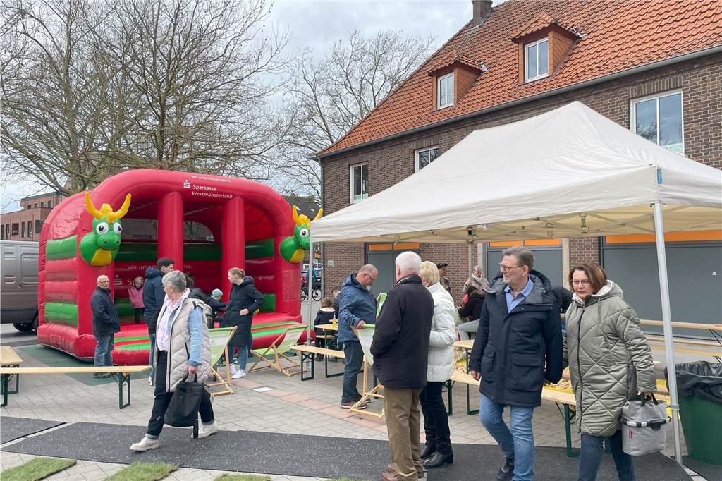 Viele Fotos vom Ostermarkt: Über 8000 Sonntagsbummler am verkaufsoffenen Ostermarkt-Sonntag