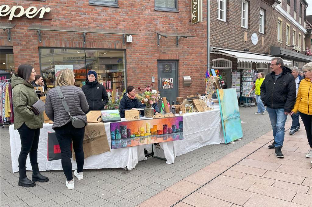 Viele Fotos vom Ostermarkt: Über 8000 Sonntagsbummler am verkaufsoffenen Ostermarkt-Sonntag