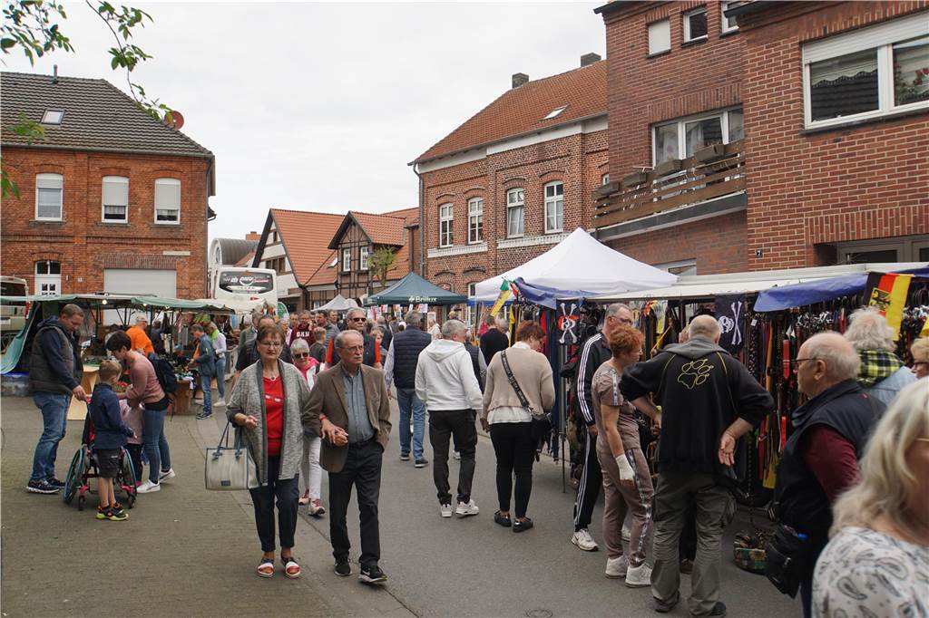 Frühlingsfest Herbern 2024: Volle Straßen bei bestem Wetter