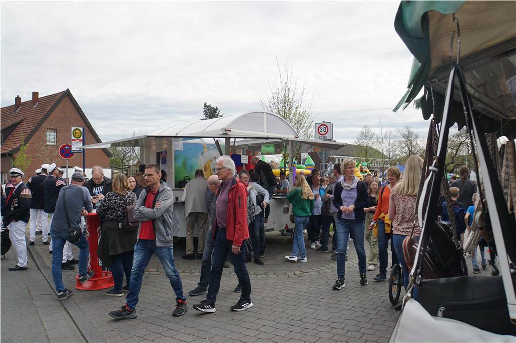 Frühlingsfest Herbern 2024: Volle Straßen bei bestem Wetter