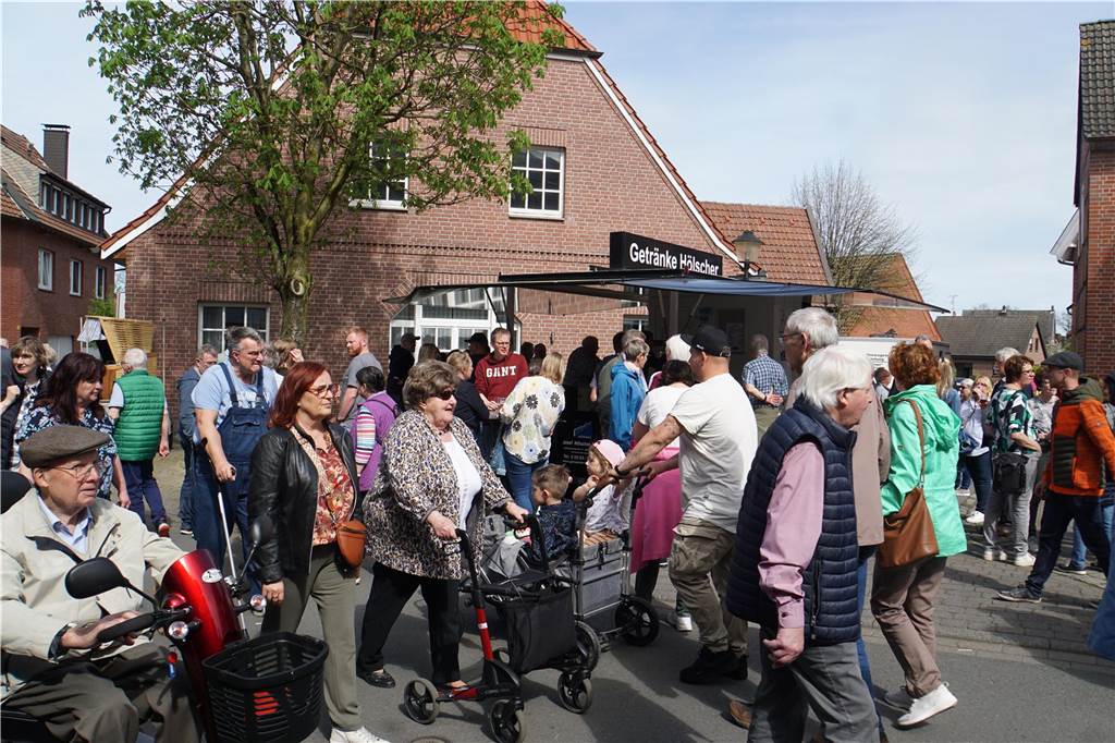 Frühlingsfest Herbern 2024: Volle Straßen bei bestem Wetter