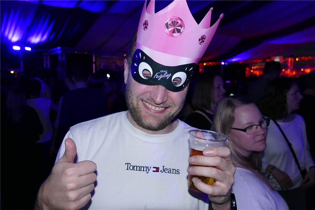 Gäste feiern ausgelassen bei Beach Party: Karpaten zieht wieder die Musikfans an