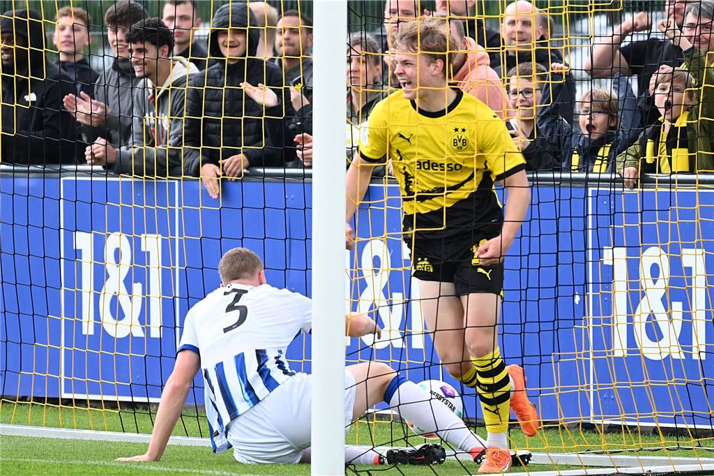 Herrmann sichert BVB-U19 gegen Hertha BSC die Chance aufs Finale: Dortmund droht Defensiv-Engpass