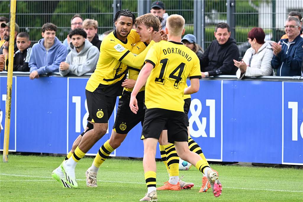 Herrmann sichert BVB-U19 gegen Hertha BSC die Chance aufs Finale: Dortmund droht Defensiv-Engpass
