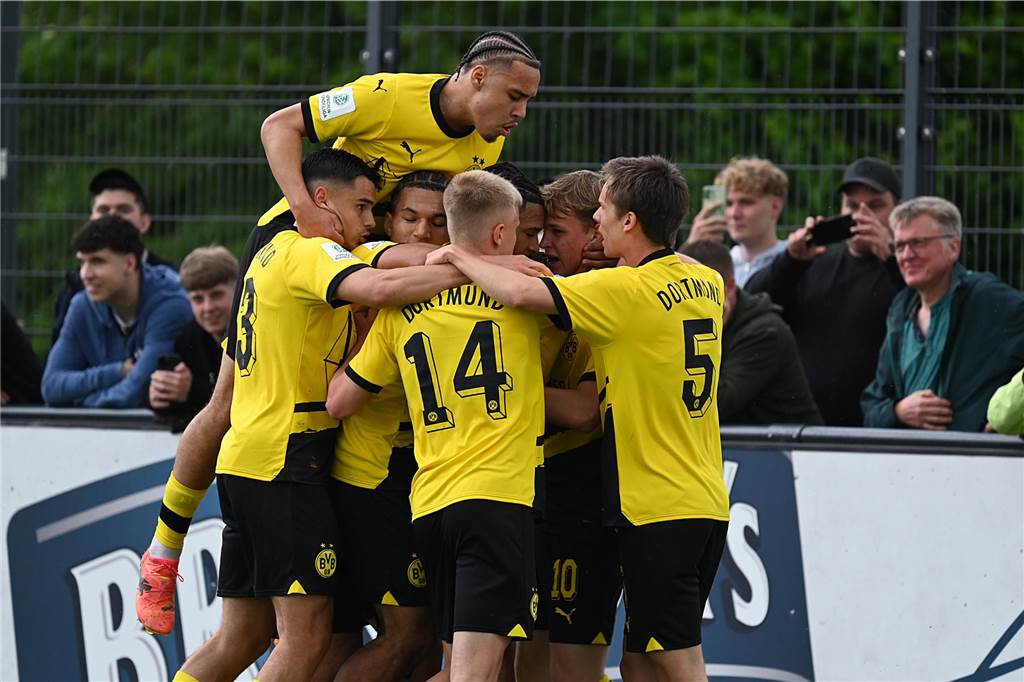 Herrmann sichert BVB-U19 gegen Hertha BSC die Chance aufs Finale: Dortmund droht Defensiv-Engpass