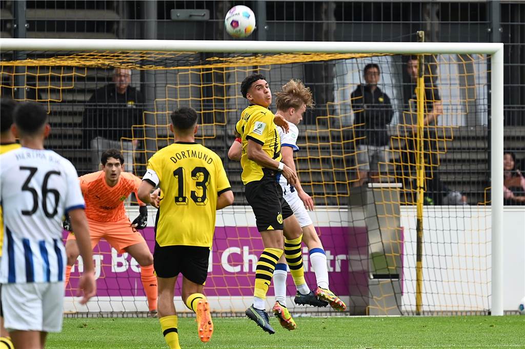 Herrmann sichert BVB-U19 gegen Hertha BSC die Chance aufs Finale: Dortmund droht Defensiv-Engpass