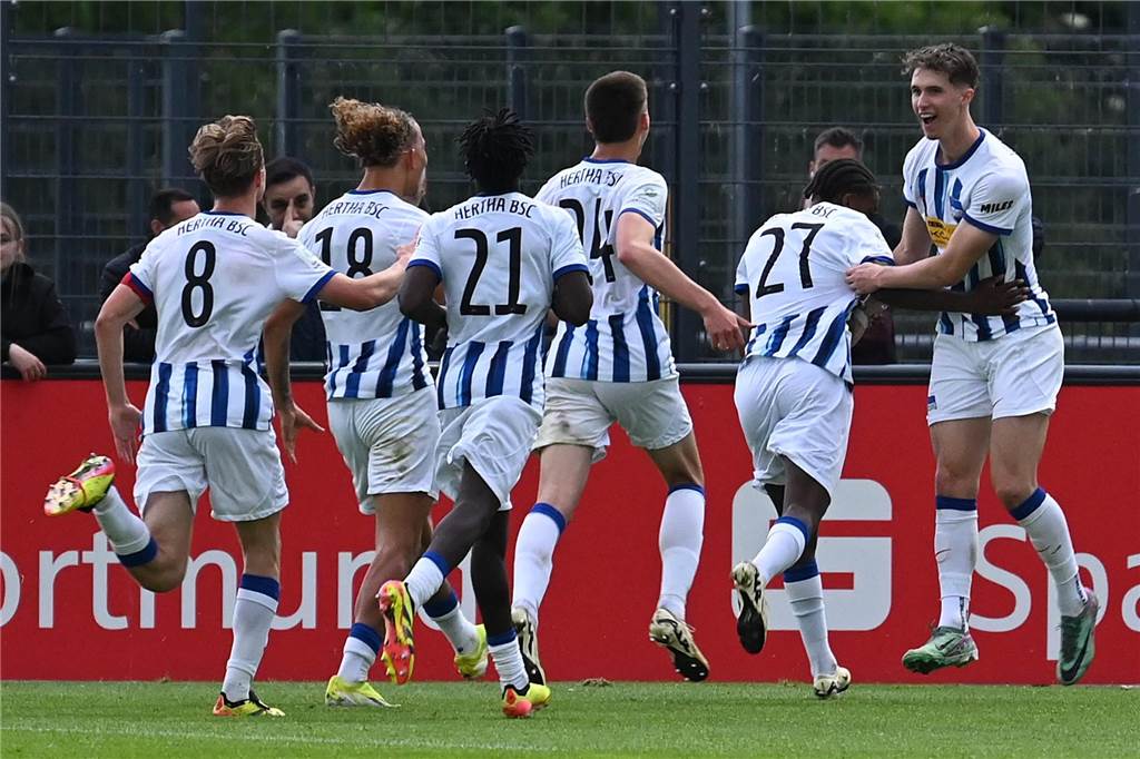 Herrmann sichert BVB-U19 gegen Hertha BSC die Chance aufs Finale: Dortmund droht Defensiv-Engpass