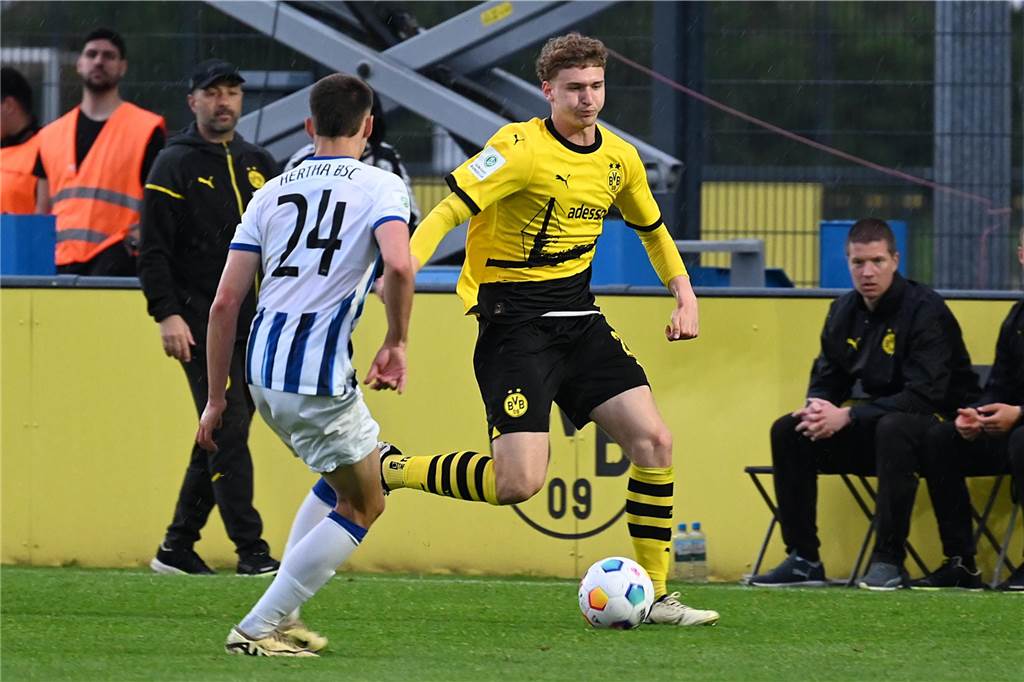 Herrmann sichert BVB-U19 gegen Hertha BSC die Chance aufs Finale: Dortmund droht Defensiv-Engpass