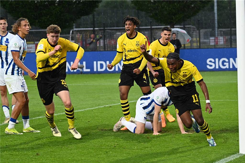 Herrmann sichert BVB-U19 gegen Hertha BSC die Chance aufs Finale: Dortmund droht Defensiv-Engpass