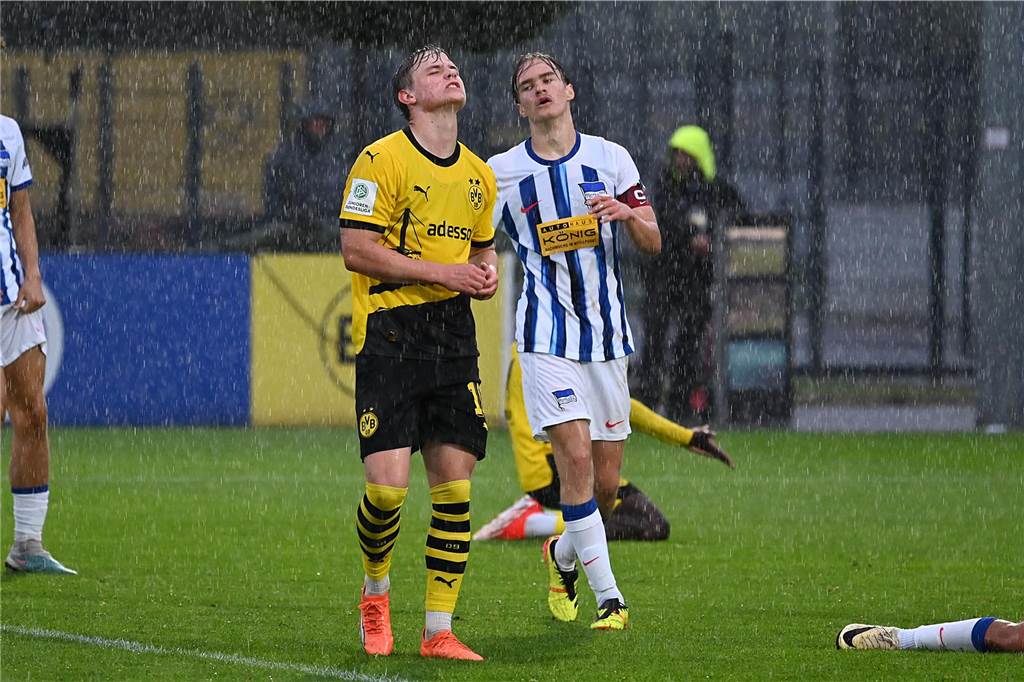 Herrmann sichert BVB-U19 gegen Hertha BSC die Chance aufs Finale: Dortmund droht Defensiv-Engpass