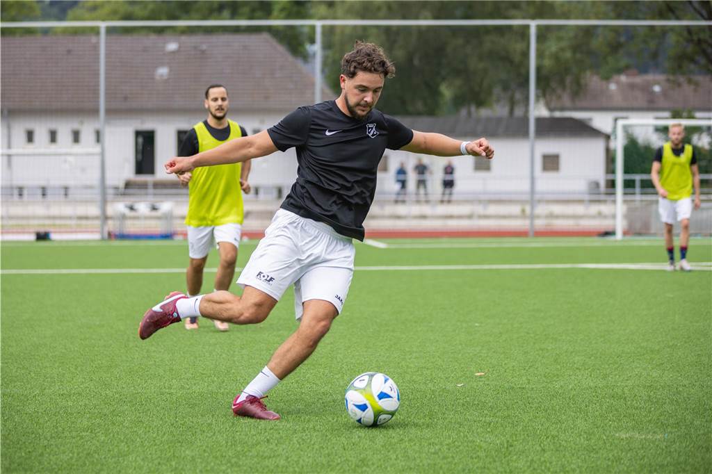 Aufsteiger paukt für den Neustart in der A-Liga: Viele Fotos vom Auftakt des SC Fröndenberg