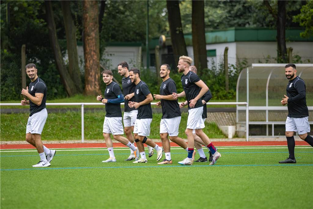 Aufsteiger paukt für den Neustart in der A-Liga: Viele Fotos vom Auftakt des SC Fröndenberg