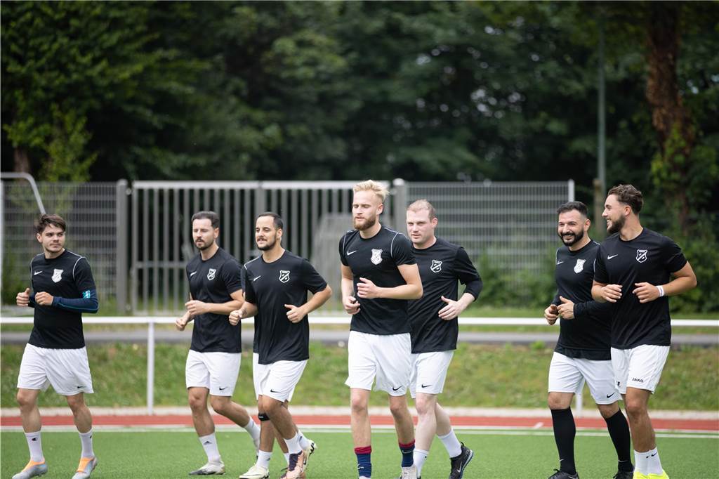 Aufsteiger paukt für den Neustart in der A-Liga: Viele Fotos vom Auftakt des SC Fröndenberg