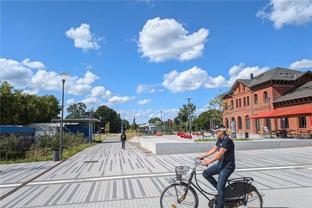 Der neue Bahnhofsvorplatz in Dorsten ist fertig