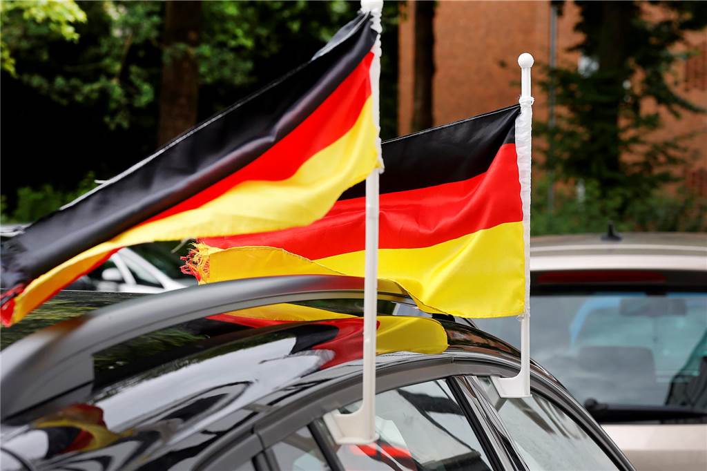 Die Kreativität, sich zur deutschen Nationalmannschaft zu bekennen, ist groß.