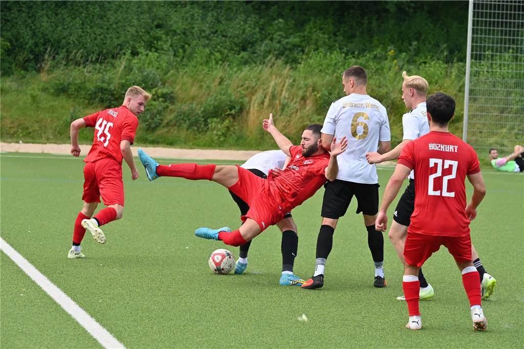 Pickepackevolles Testspiel- und Turnier-Wochenende: Fast 100 Fotos von den Fußballplätzen