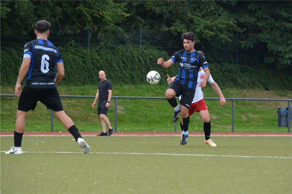 Pickepackevolles Testspiel- und Turnier-Wochenende: Fast 100 Fotos von den Fußballplätzen