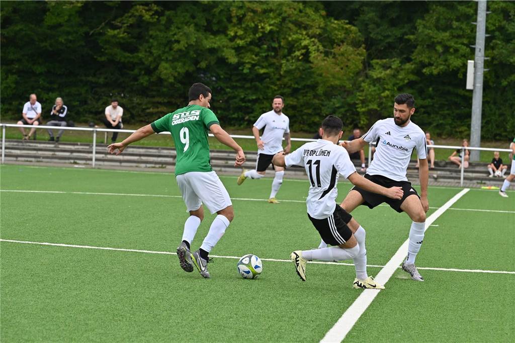 Pickepackevolles Testspiel- und Turnier-Wochenende: Fast 100 Fotos von den Fußballplätzen