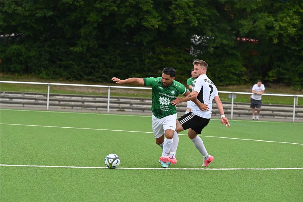 Pickepackevolles Testspiel- und Turnier-Wochenende: Fast 100 Fotos von den Fußballplätzen