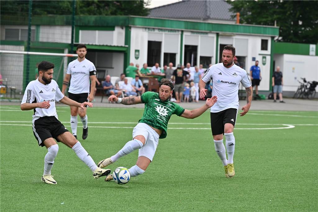 Pickepackevolles Testspiel- und Turnier-Wochenende: Fast 100 Fotos von den Fußballplätzen