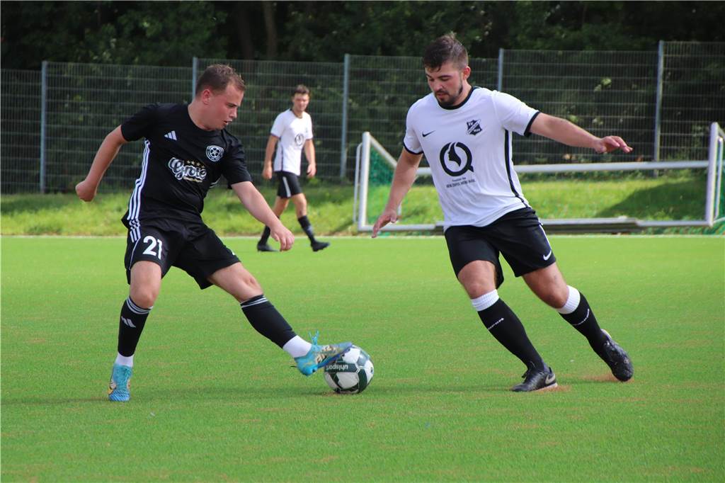 Pickepackevolles Testspiel- und Turnier-Wochenende: Fast 100 Fotos von den Fußballplätzen