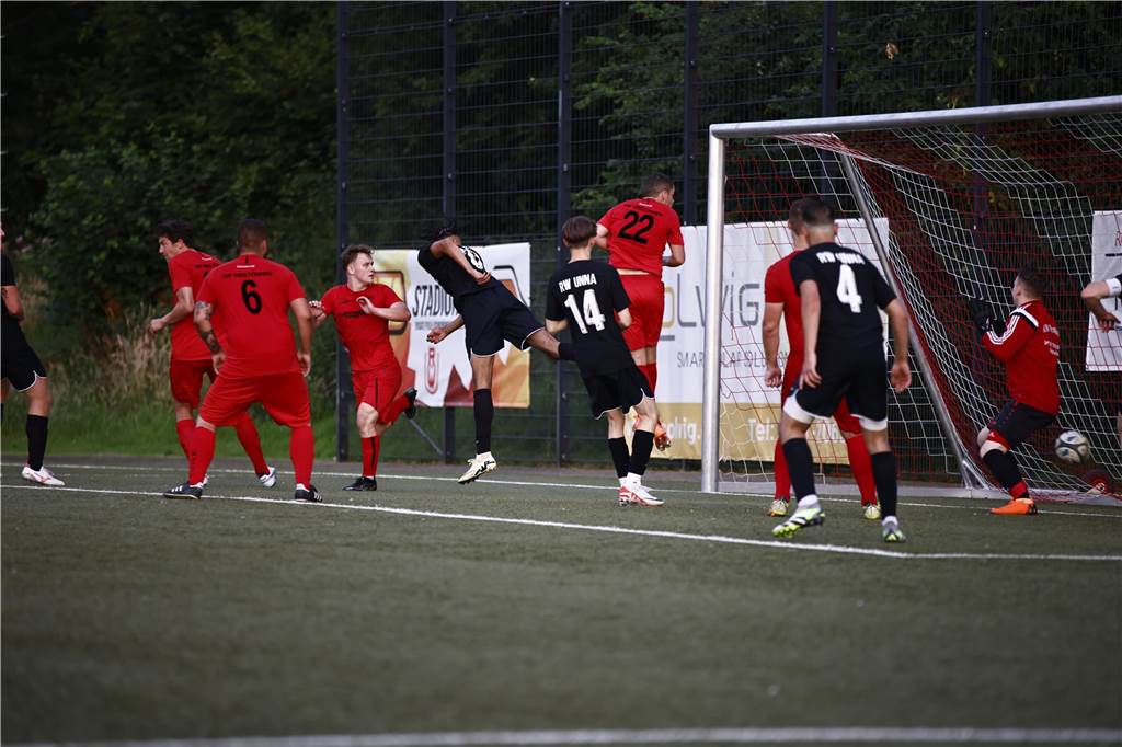 Pickepackevolles Testspiel- und Turnier-Wochenende: Fast 100 Fotos von den Fußballplätzen