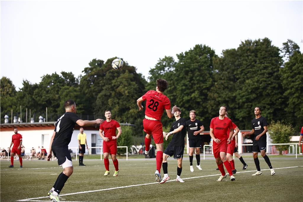 Pickepackevolles Testspiel- und Turnier-Wochenende: Fast 100 Fotos von den Fußballplätzen