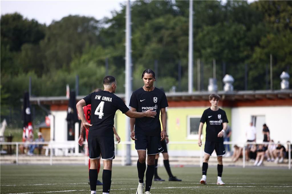 Pickepackevolles Testspiel- und Turnier-Wochenende: Fast 100 Fotos von den Fußballplätzen