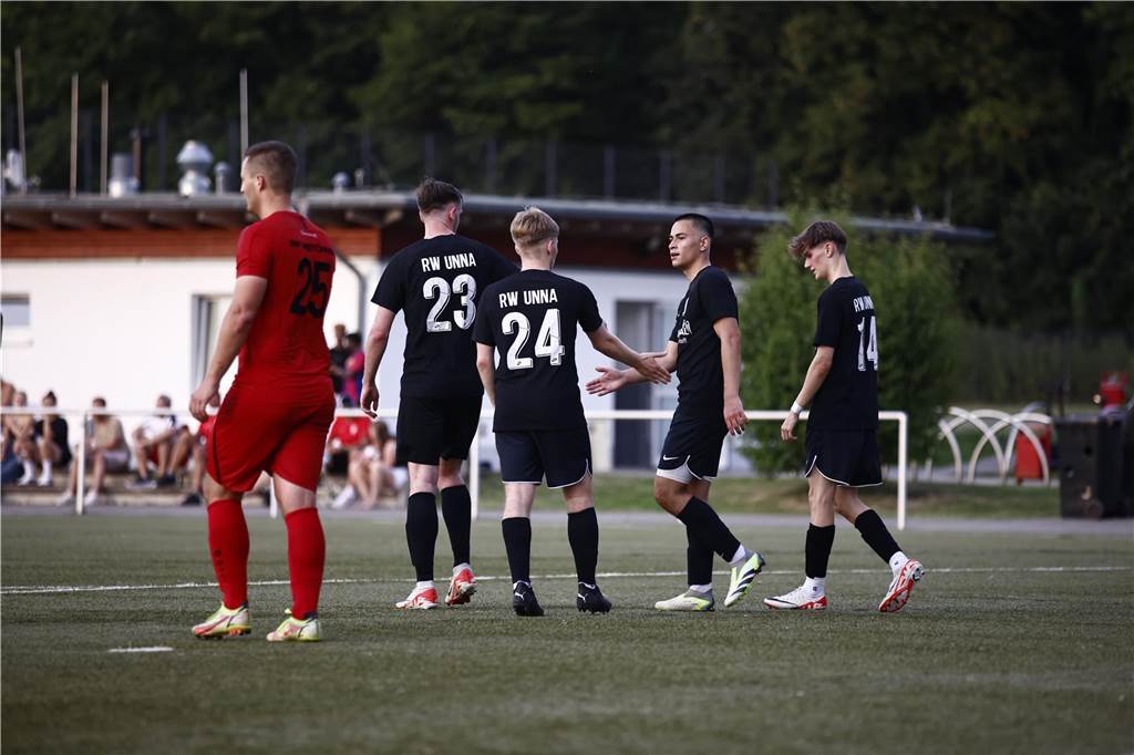 Pickepackevolles Testspiel- und Turnier-Wochenende: Fast 100 Fotos von den Fußballplätzen