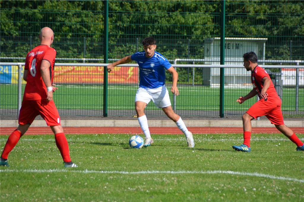 Pickepackevolles Testspiel- und Turnier-Wochenende: Fast 100 Fotos von den Fußballplätzen