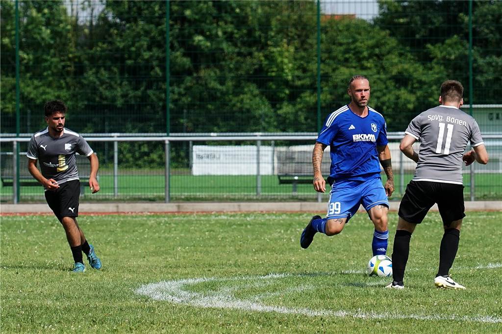 Pickepackevolles Testspiel- und Turnier-Wochenende: Fast 100 Fotos von den Fußballplätzen