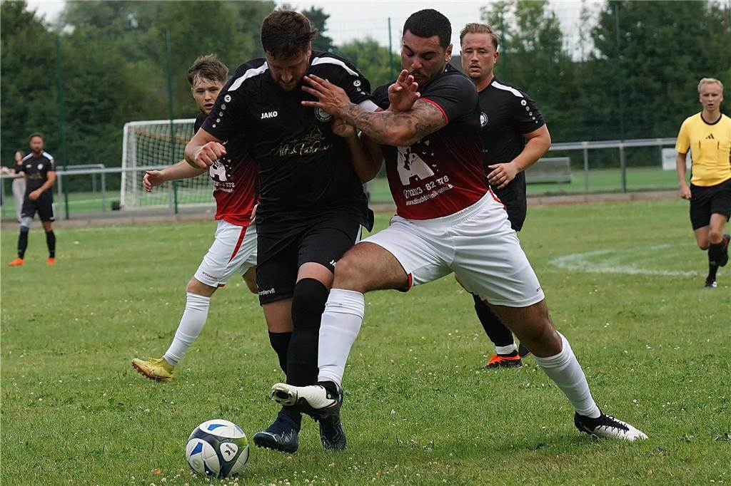 Pickepackevolles Testspiel- und Turnier-Wochenende: Fast 100 Fotos von den Fußballplätzen
