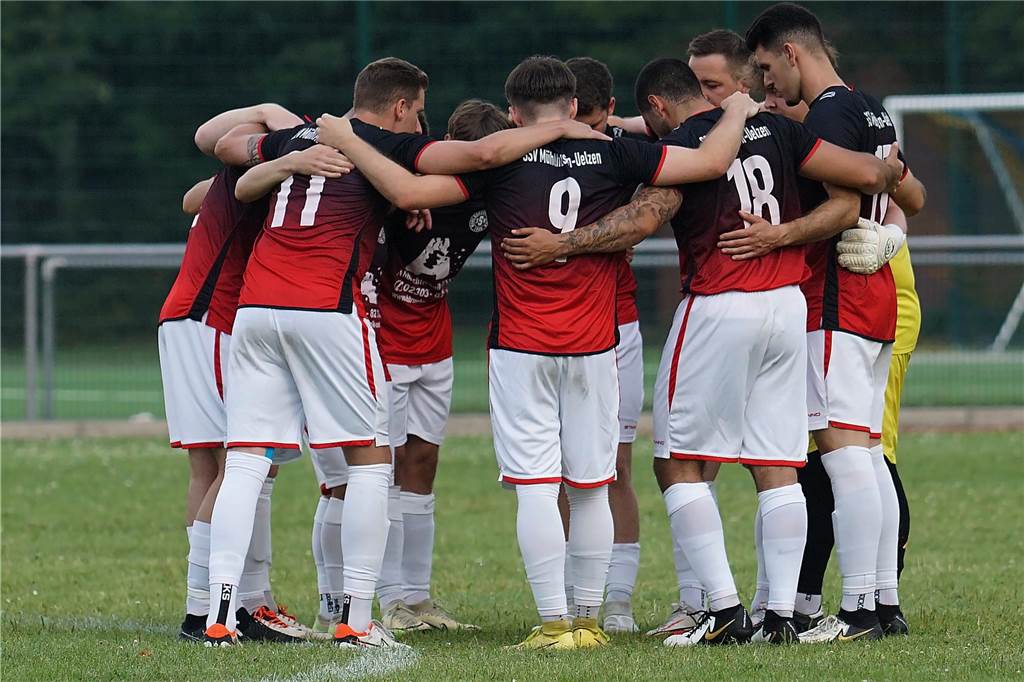 Pickepackevolles Testspiel- und Turnier-Wochenende: Fast 100 Fotos von den Fußballplätzen