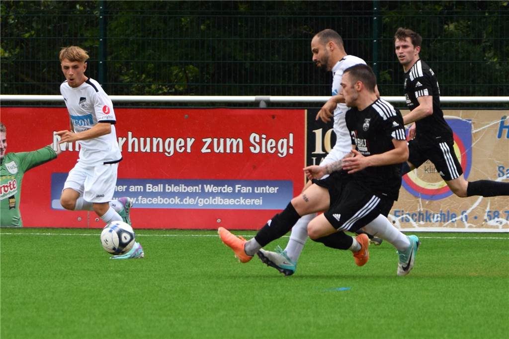 Pickepackevolles Testspiel- und Turnier-Wochenende: Fast 100 Fotos von den Fußballplätzen