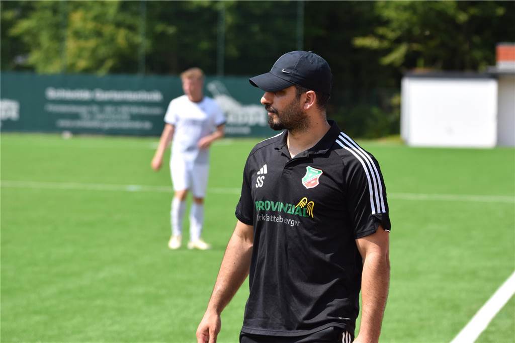 Pickepackevolles Testspiel- und Turnier-Wochenende: Fast 100 Fotos von den Fußballplätzen