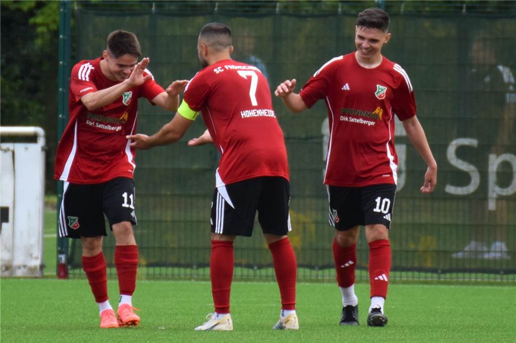 Pickepackevolles Testspiel- und Turnier-Wochenende: Fast 100 Fotos von den Fußballplätzen