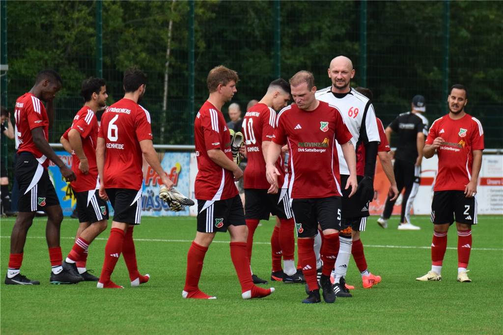 Pickepackevolles Testspiel- und Turnier-Wochenende: Fast 100 Fotos von den Fußballplätzen