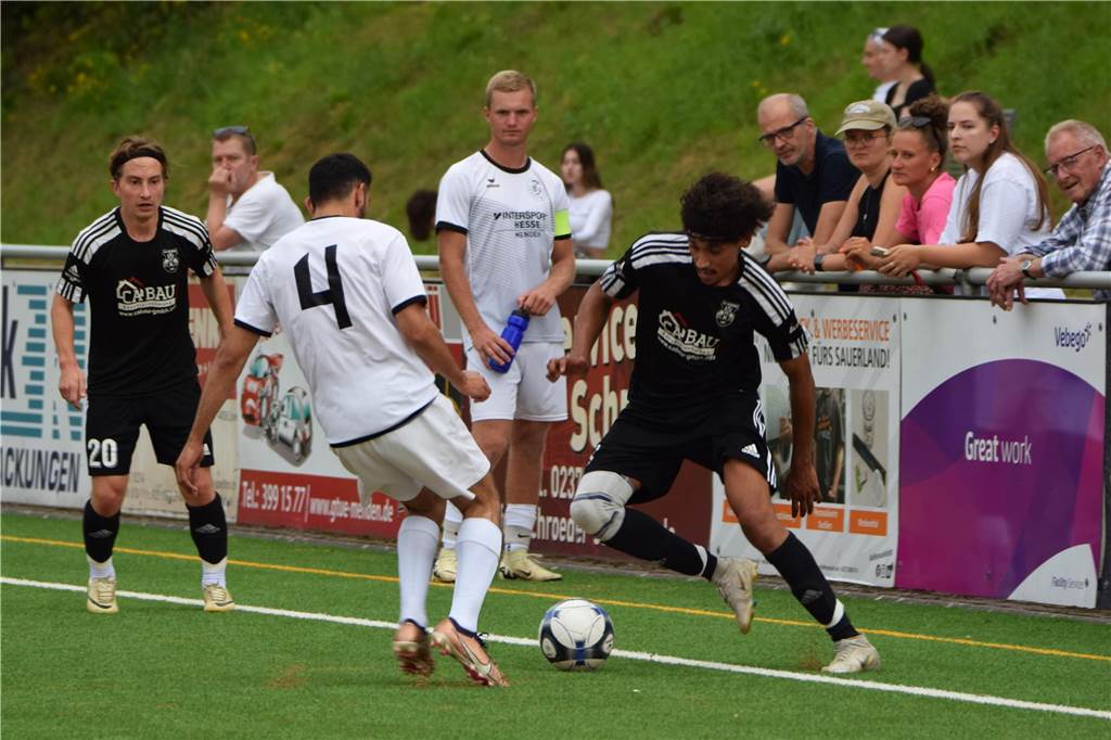 Pickepackevolles Testspiel- und Turnier-Wochenende: Fast 100 Fotos von den Fußballplätzen