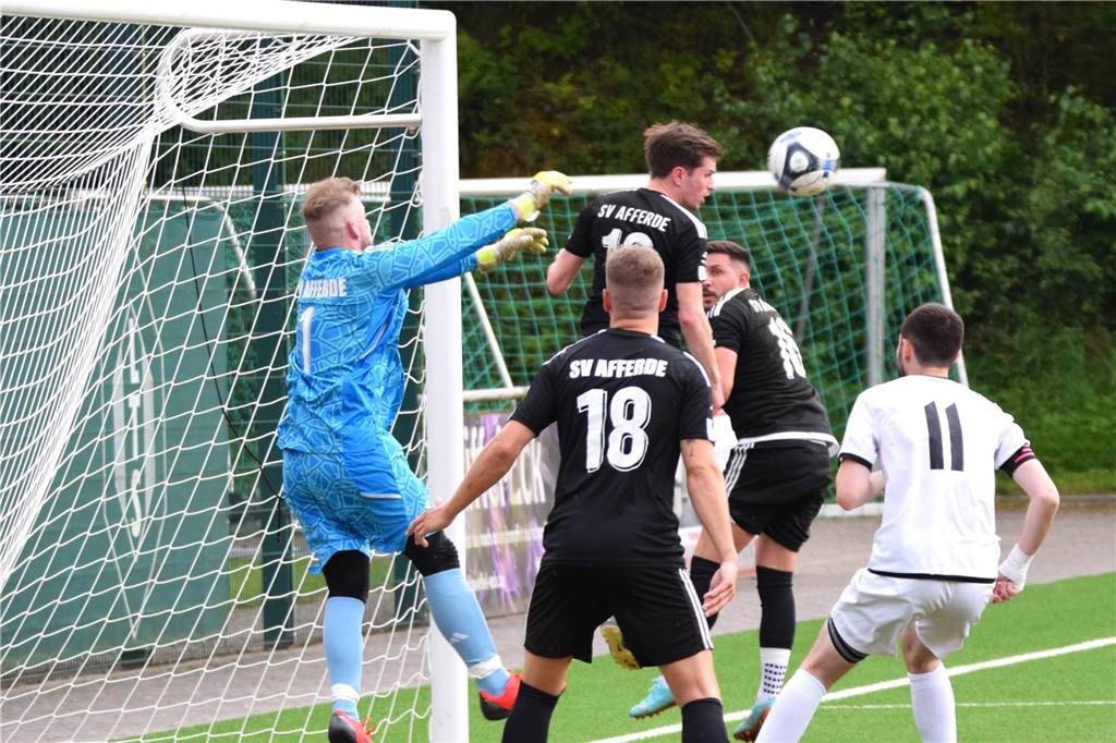 Pickepackevolles Testspiel- und Turnier-Wochenende: Fast 100 Fotos von den Fußballplätzen