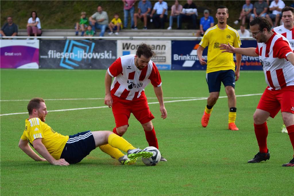 Pickepackevolles Testspiel- und Turnier-Wochenende: Fast 100 Fotos von den Fußballplätzen