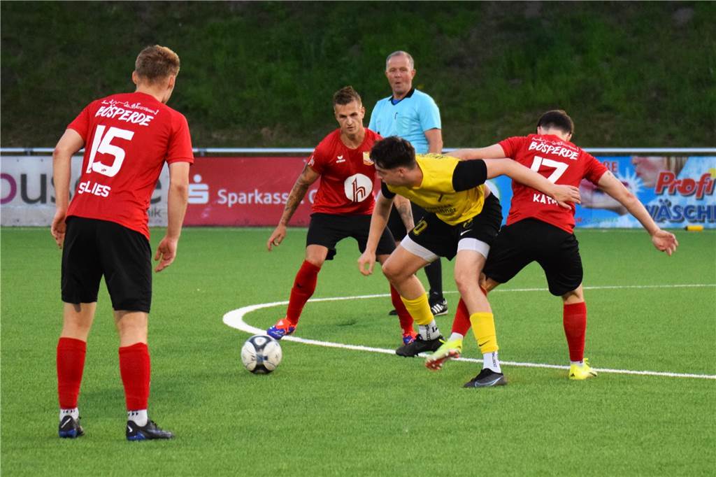 Pickepackevolles Testspiel- und Turnier-Wochenende: Fast 100 Fotos von den Fußballplätzen
