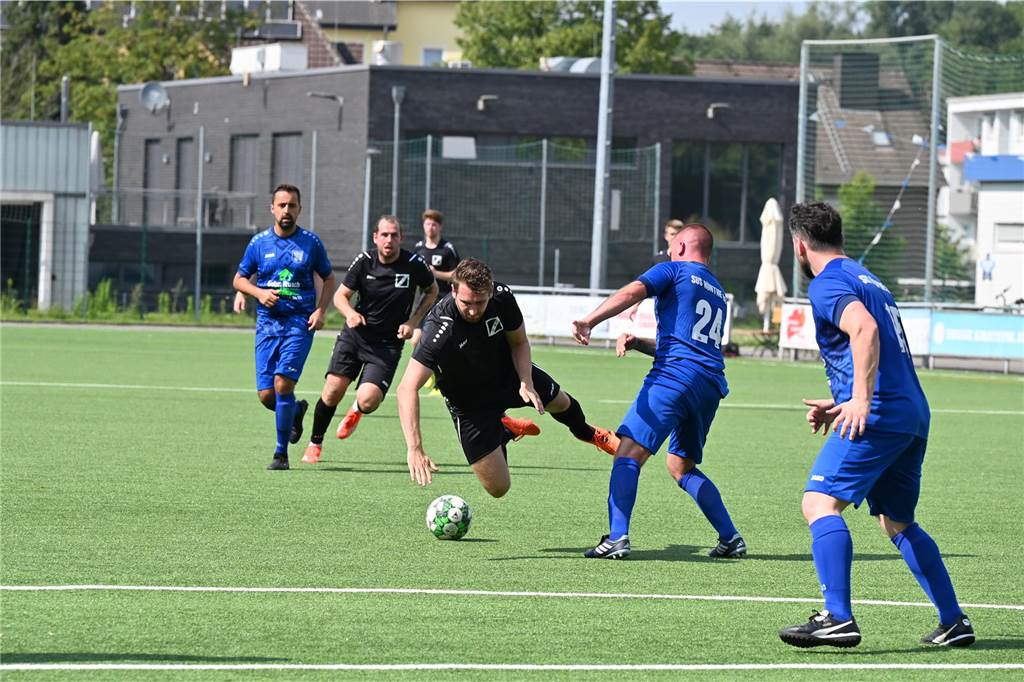 Pickepackevolles Testspiel- und Turnier-Wochenende: Fast 100 Fotos von den Fußballplätzen
