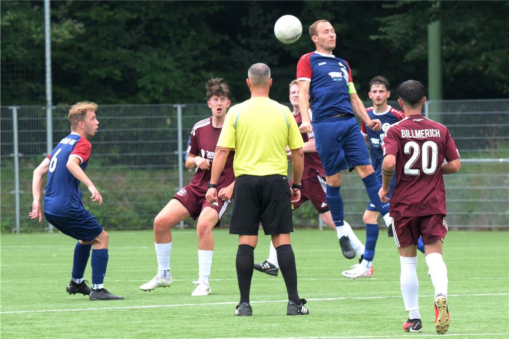 Pickepackevolles Testspiel- und Turnier-Wochenende: Fast 100 Fotos von den Fußballplätzen