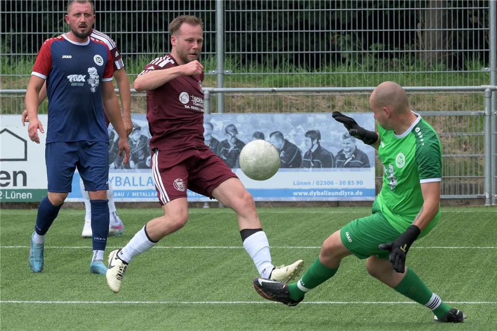 Pickepackevolles Testspiel- und Turnier-Wochenende: Fast 100 Fotos von den Fußballplätzen