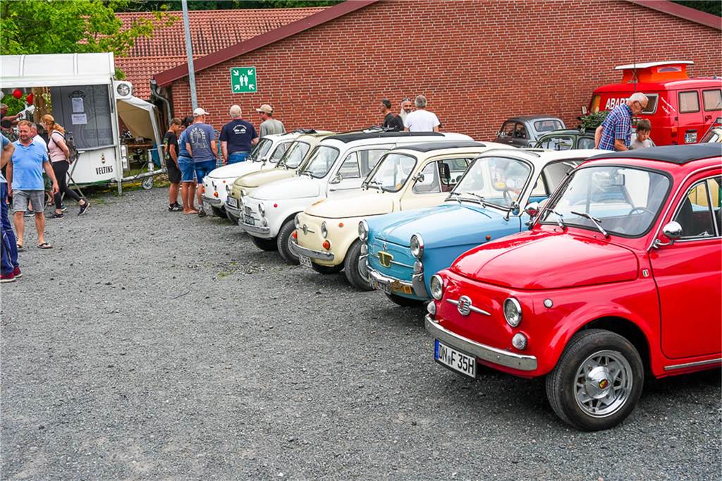 Fiatfreunde laden zum Treffen ein: Über 100 Fiats in Köckelwick