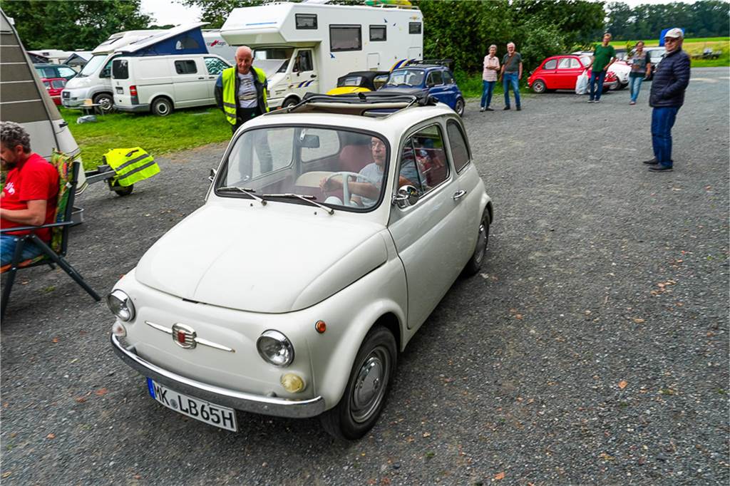 Fiatfreunde laden zum Treffen ein: Über 100 Fiats in Köckelwick