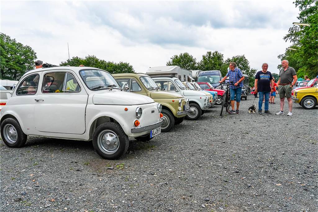 Fiatfreunde laden zum Treffen ein: Über 100 Fiats in Köckelwick