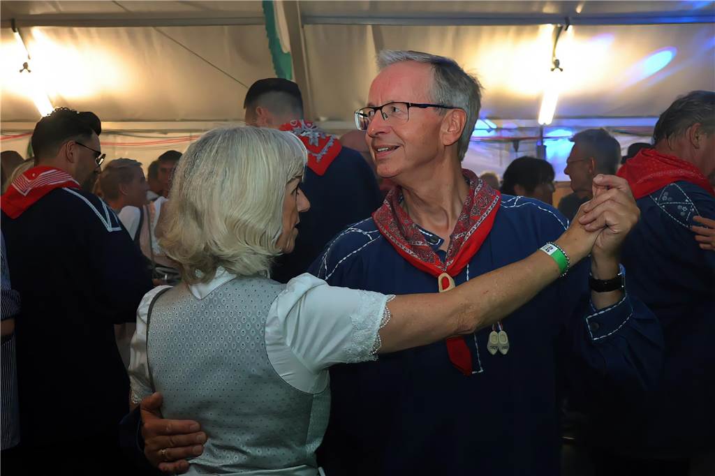 Klumpen-Schützenfest eröffnet: Viele Fotos von der Trachtenschützengilde Uefte-Overbeck